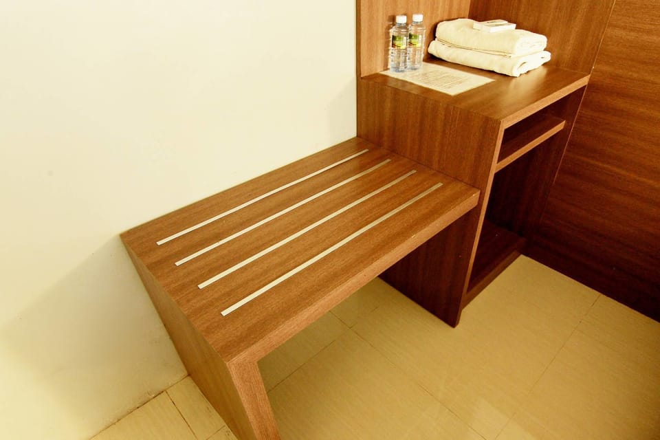 Desk, laptop workspace, free WiFi, bed sheets