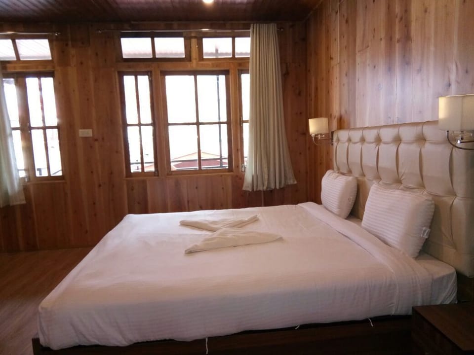 Rollaway beds (surcharge)