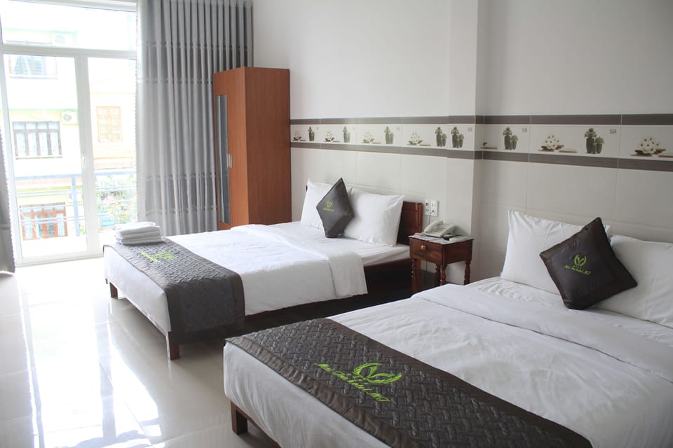 Family Double Room | Desk, soundproofing, iron/ironing board (on request), WiFi (free)