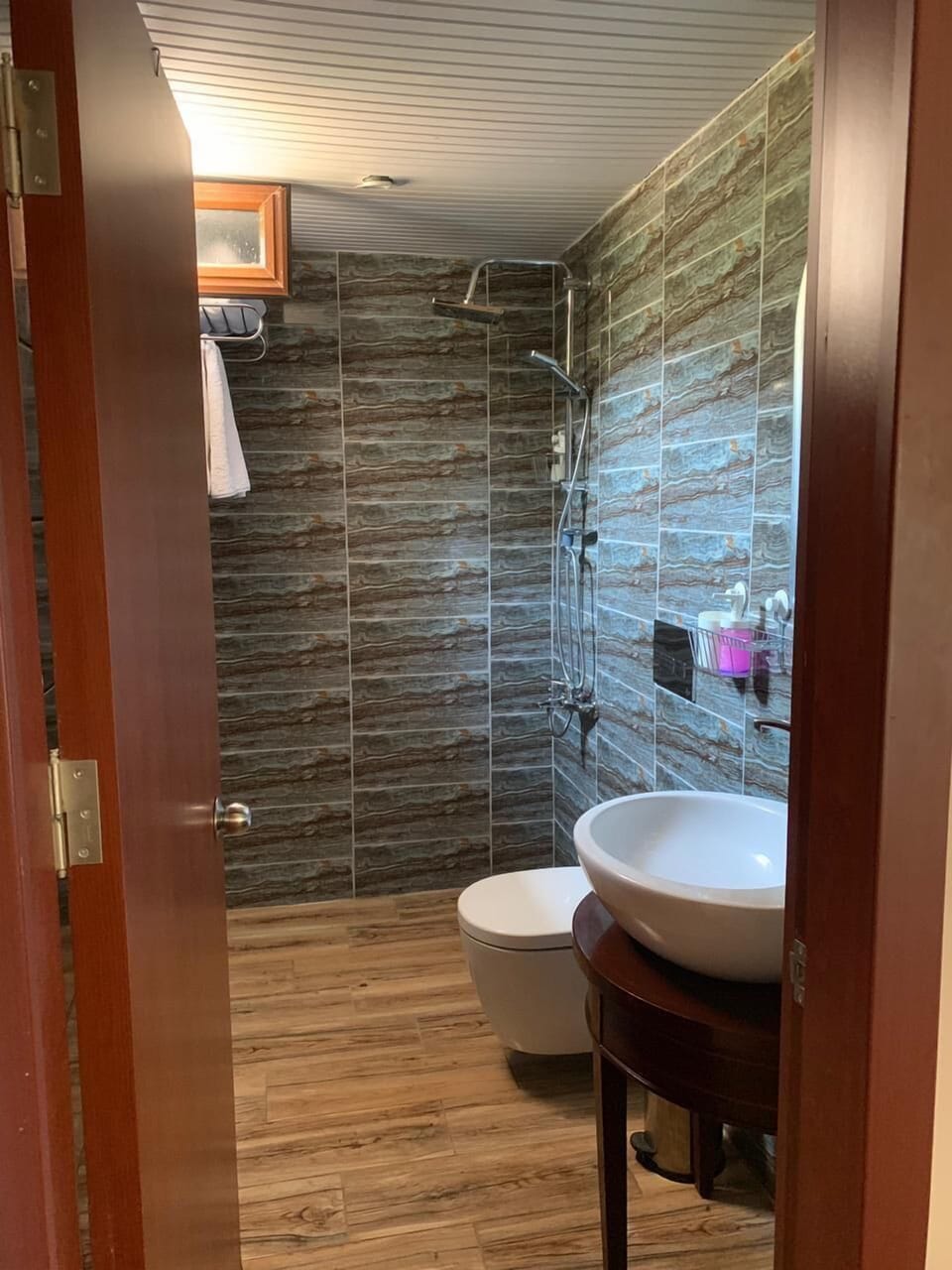 Bathroom shower