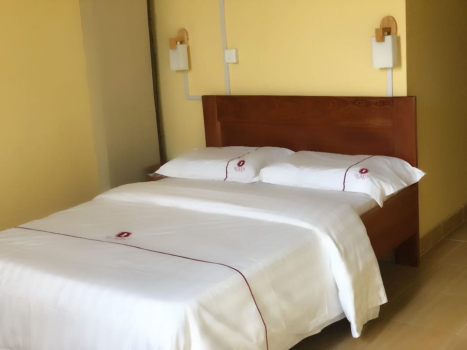 Deluxe Double Room, 1 Double Bed, Non Smoking | Desk, WiFi (free)