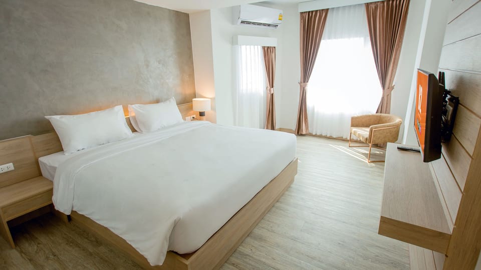 Superior Premier | Free WiFi, bed sheets