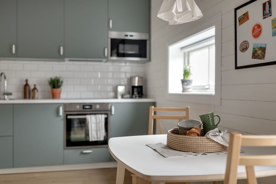 Studio | Private kitchen | Fridge, microwave, stovetop, coffee/tea maker