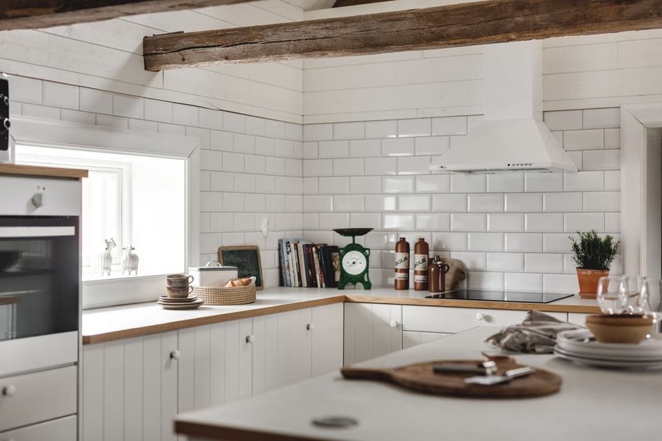 Superior House | Private kitchen | Fridge, microwave, stovetop, coffee/tea maker