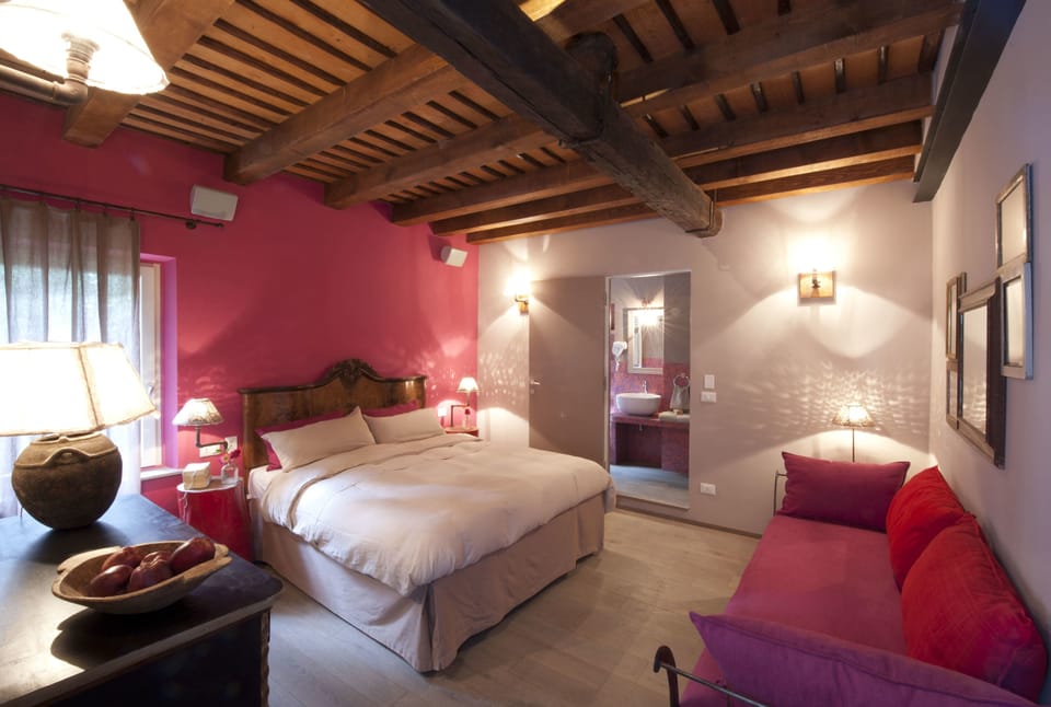 Suite (Rossa with Steam Room) | Egyptian cotton sheets, premium bedding, pillowtop beds