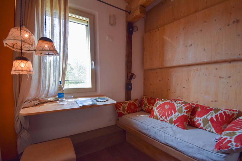 Suite, Jetted Tub (Mansarda) | Egyptian cotton sheets, premium bedding, pillowtop beds