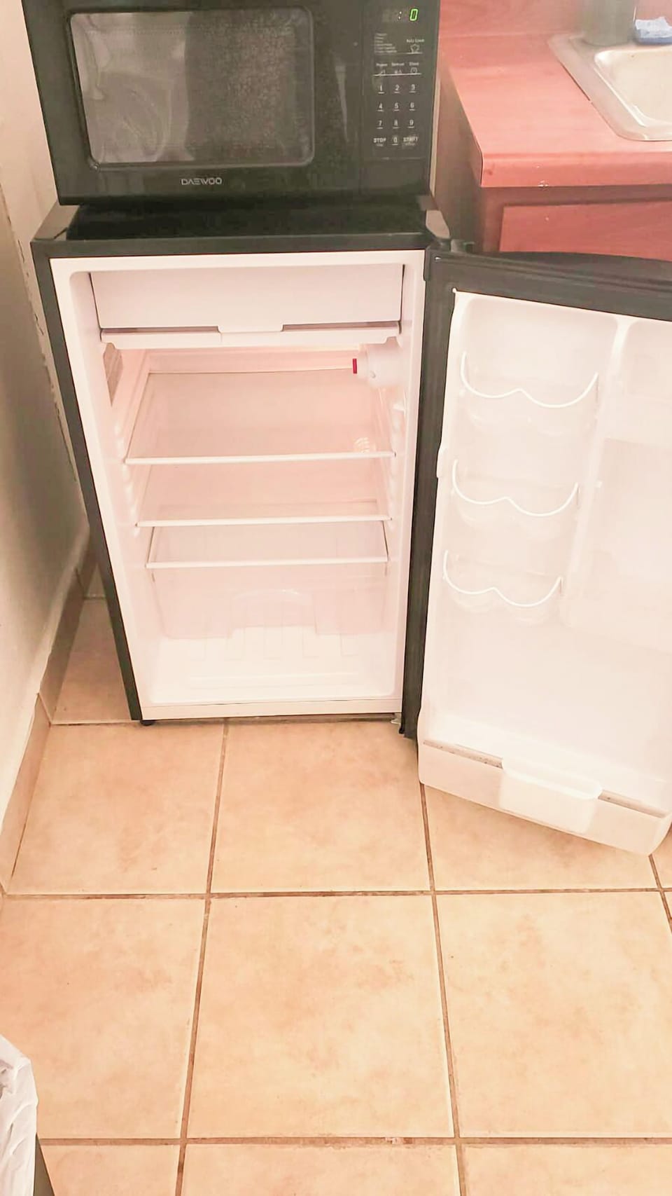 Apartment, 1 Bedroom | Private kitchen | Fridge, microwave, oven, stovetop