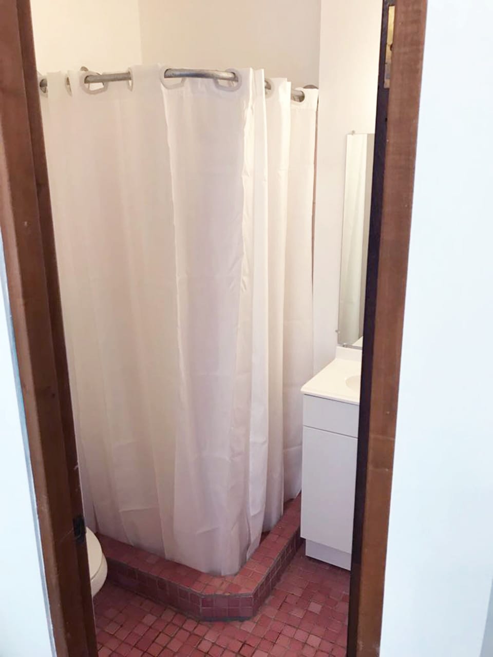 Deluxe Room (201) | Bathroom shower