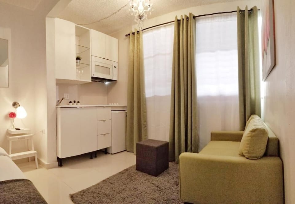 Iron/ironing board, WiFi (free), bed sheets