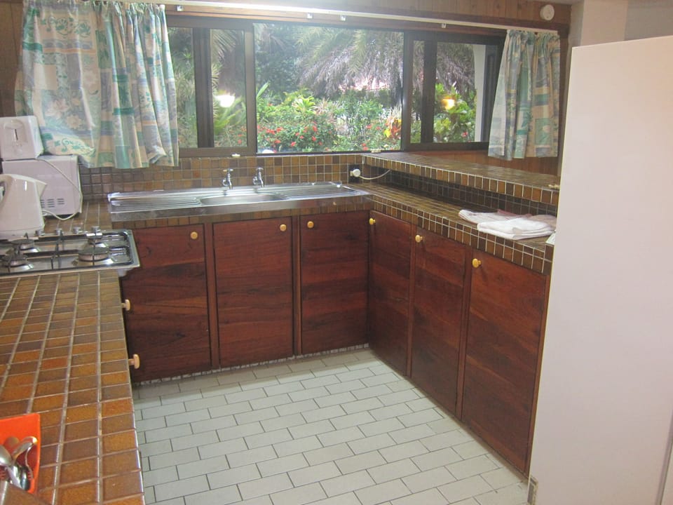 Standard Room, Refrigerator & Microwave, Garden Area | Private kitchen | Coffee/tea maker, electric kettle, blender, cookware/dishes/utensils