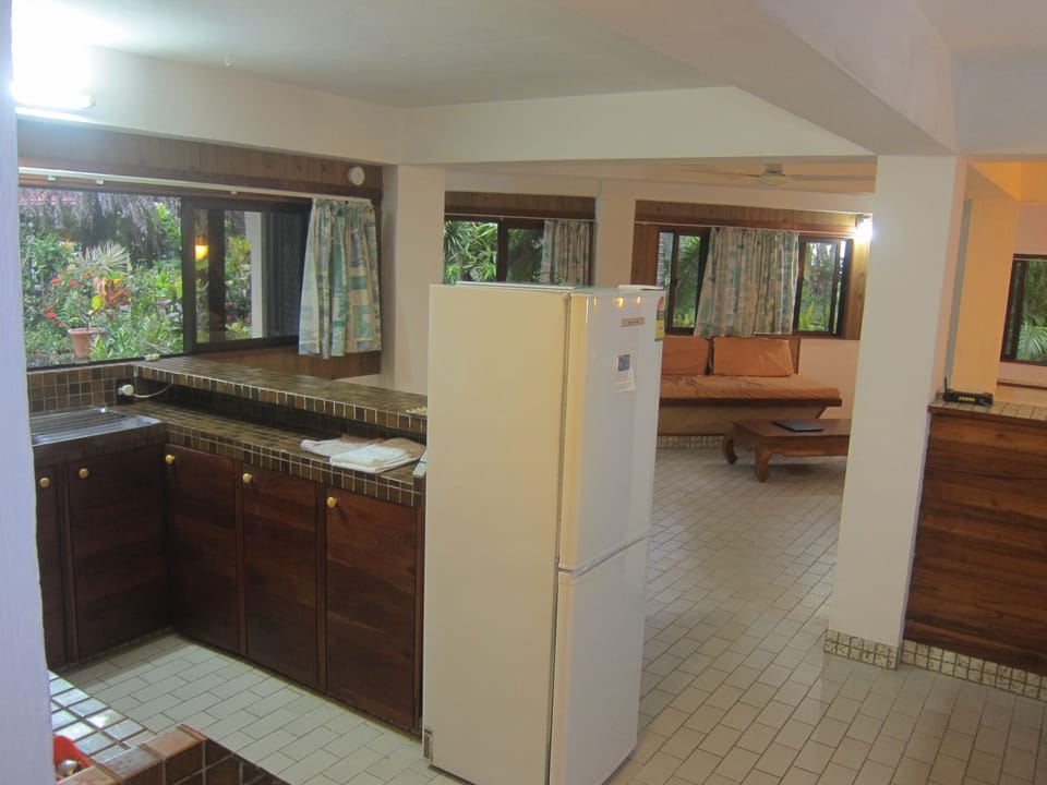 Standard Room, Refrigerator & Microwave, Garden Area | Private kitchen | Coffee/tea maker, electric kettle, blender, cookware/dishes/utensils