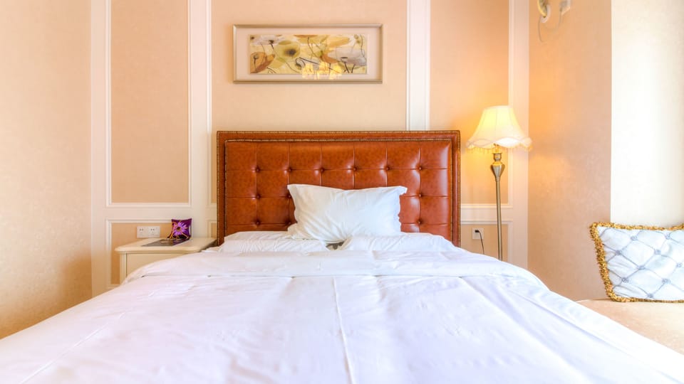 Business Condo | Individually decorated, individually furnished, desk, laptop workspace