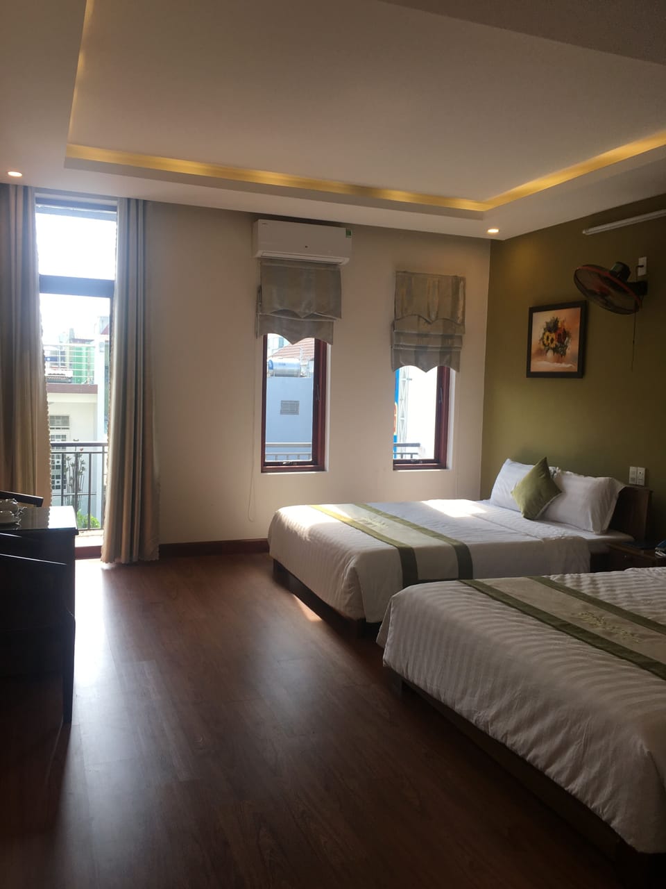 Family Room | Minibar, desk, blackout drapes, WiFi (free)