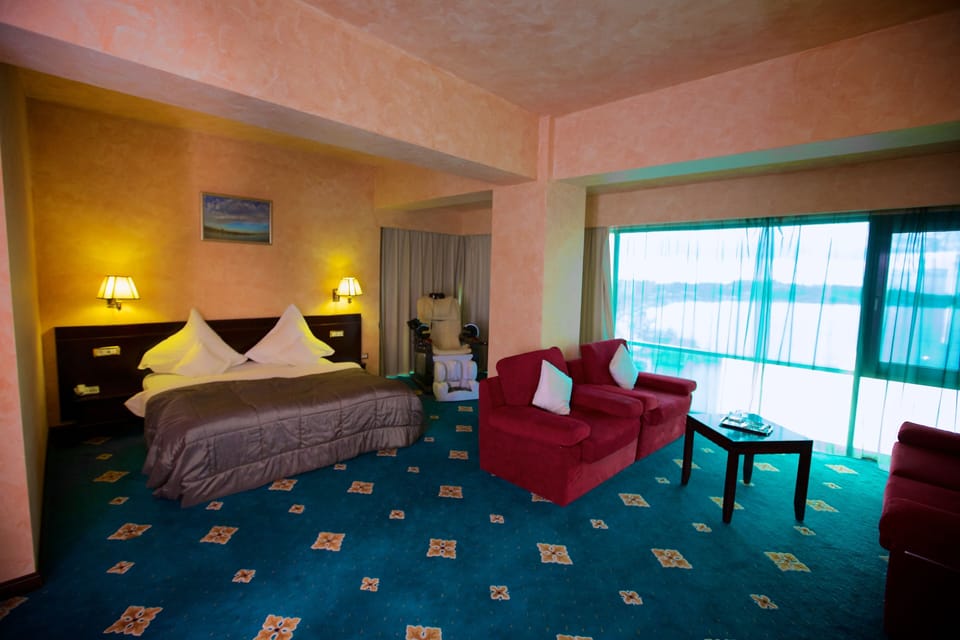 Deluxe Double Room | Minibar, in-room safe, desk, WiFi