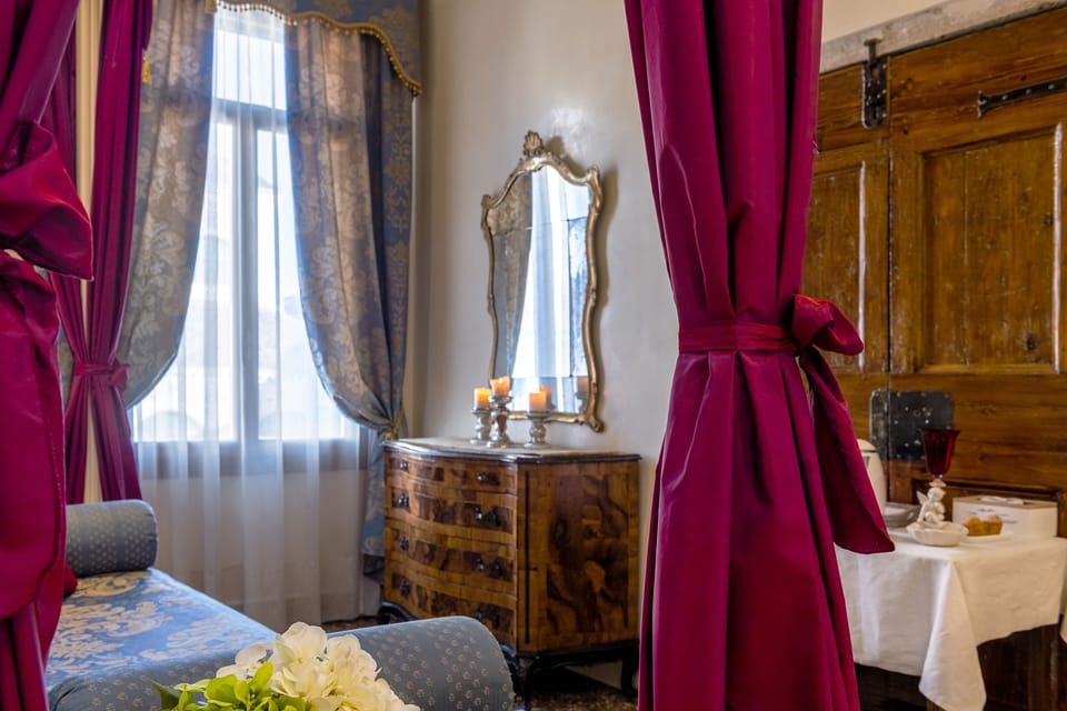 Premium bedding, down comforters, minibar, in-room safe