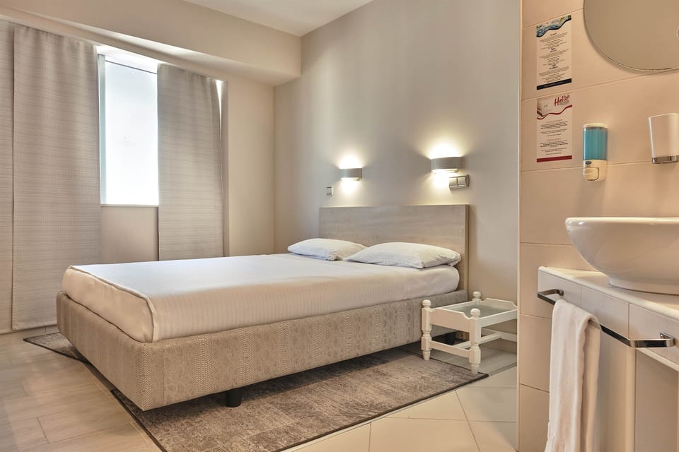 Standard Double Room | 1 bedroom, free WiFi, bed sheets, wheelchair access