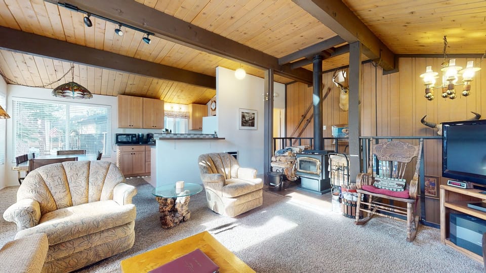 Condo, 2 Bedrooms | Living area | TV