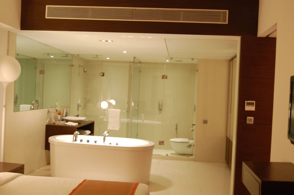 Suite, 1 King Bed | Premium bedding, Select Comfort beds, in-room safe