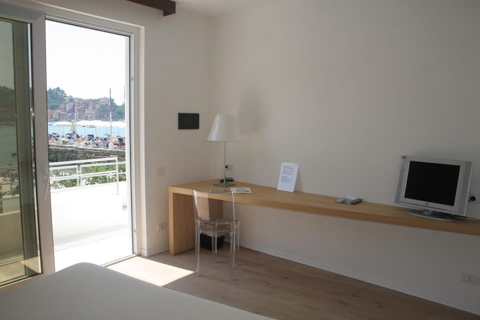 Minibar, in-room safe, desk, cribs (surcharge)