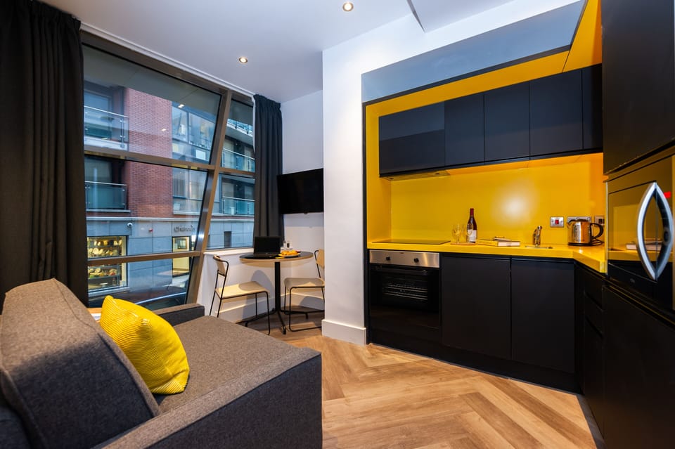 2 Bedroom Apartment | Desk, iron/ironing board, free WiFi, bed sheets
