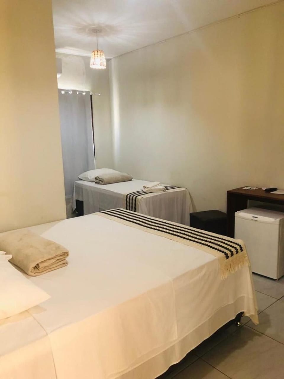 Laptop workspace, WiFi (free), bed sheets