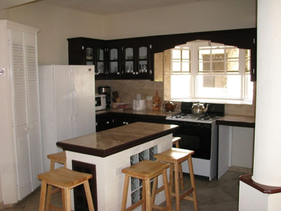 Villa, 2 Bedrooms, Non Smoking | Private kitchen | Full-size fridge, microwave, oven, stovetop