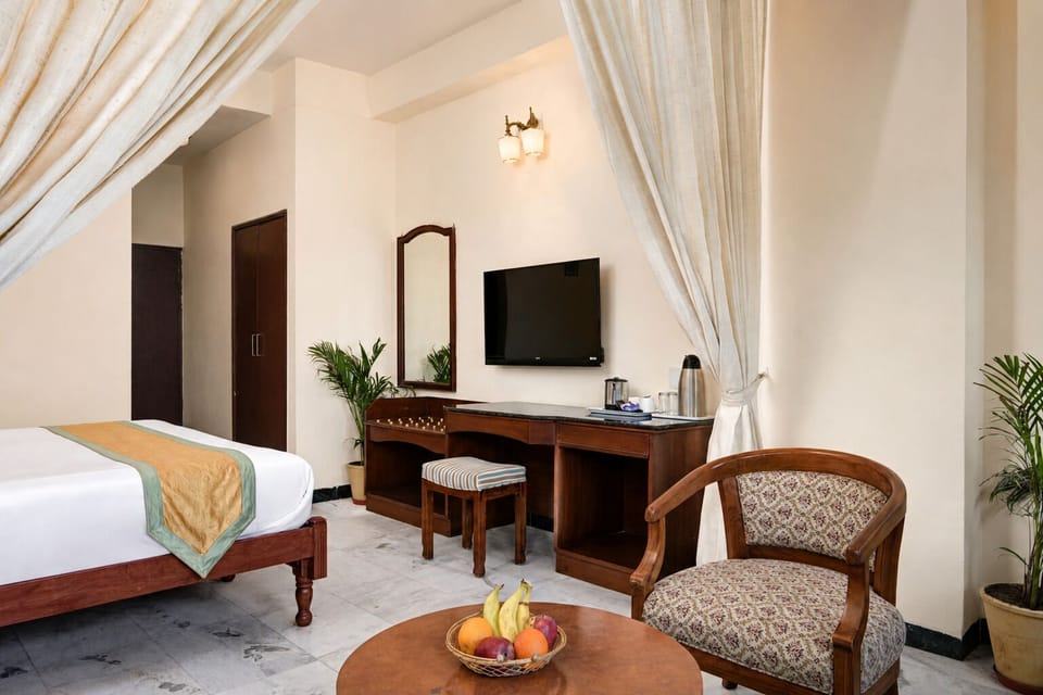 Premium Lake Facing Room | 1 bedroom, premium bedding, in-room safe, desk
