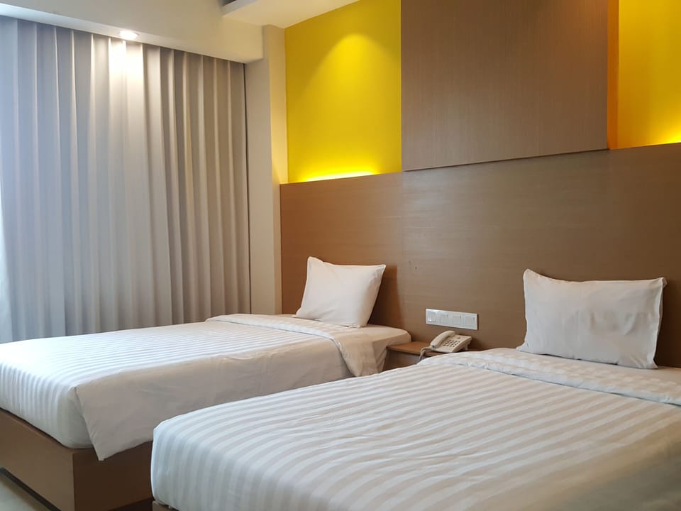 Suite | In-room safe, desk, free WiFi
