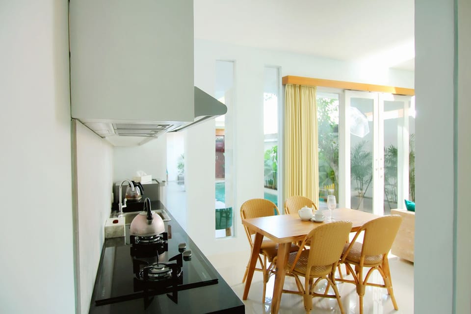 Cookware/dishes/utensils