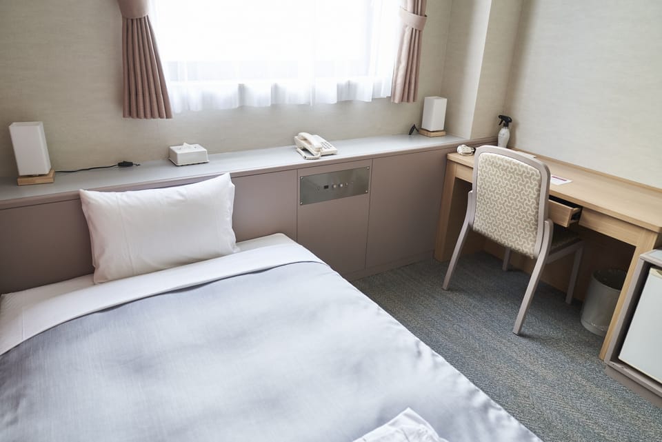 Single Room | Iron/ironing board, free WiFi, bed sheets