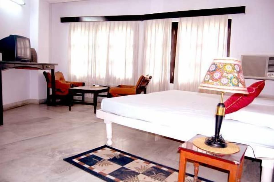 Soundproofing, rollaway beds (surcharge), WiFi (free), bed sheets