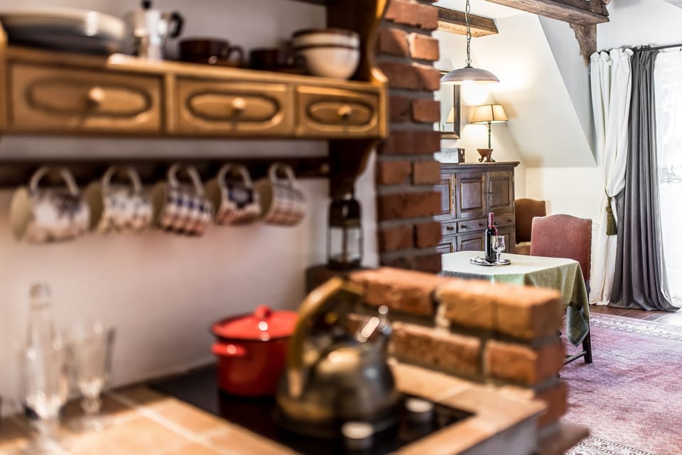 Cotto Apartment | Private kitchenette | Fridge, cookware/dishes/utensils