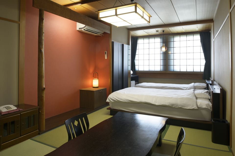 Down comforters, in-room safe, WiFi (free), bed sheets
