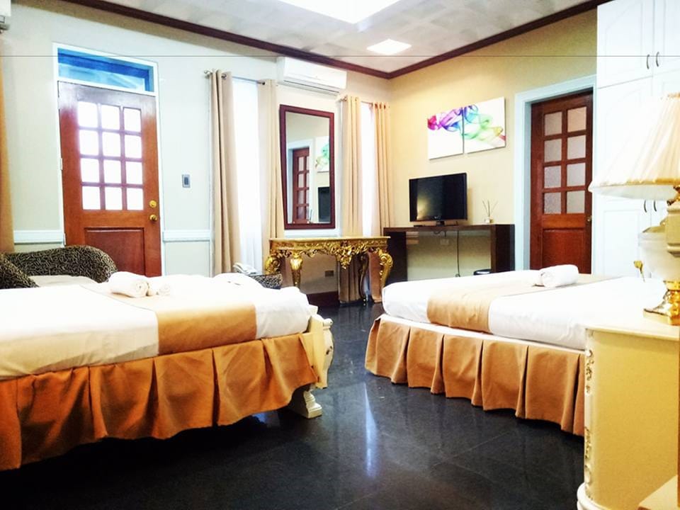 Presidential Suite | Free WiFi, bed sheets