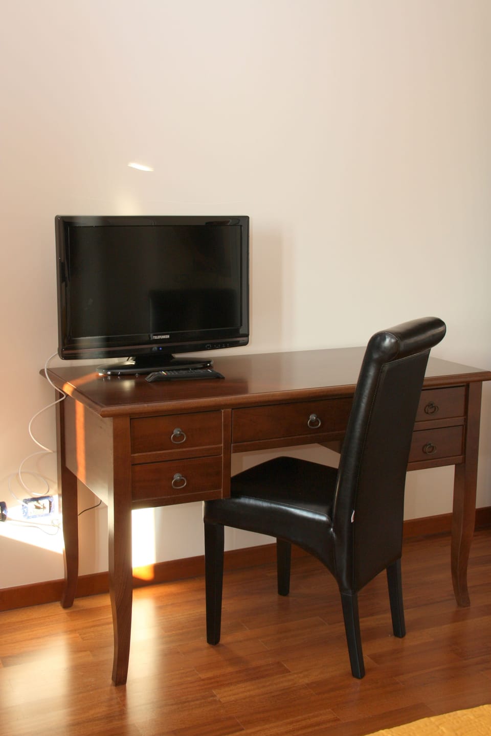Twin Room, Pool View | Room amenity