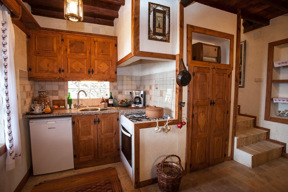 Honeymoon Villa, Kitchen | Egyptian cotton sheets, Select Comfort beds, in-room safe, soundproofing