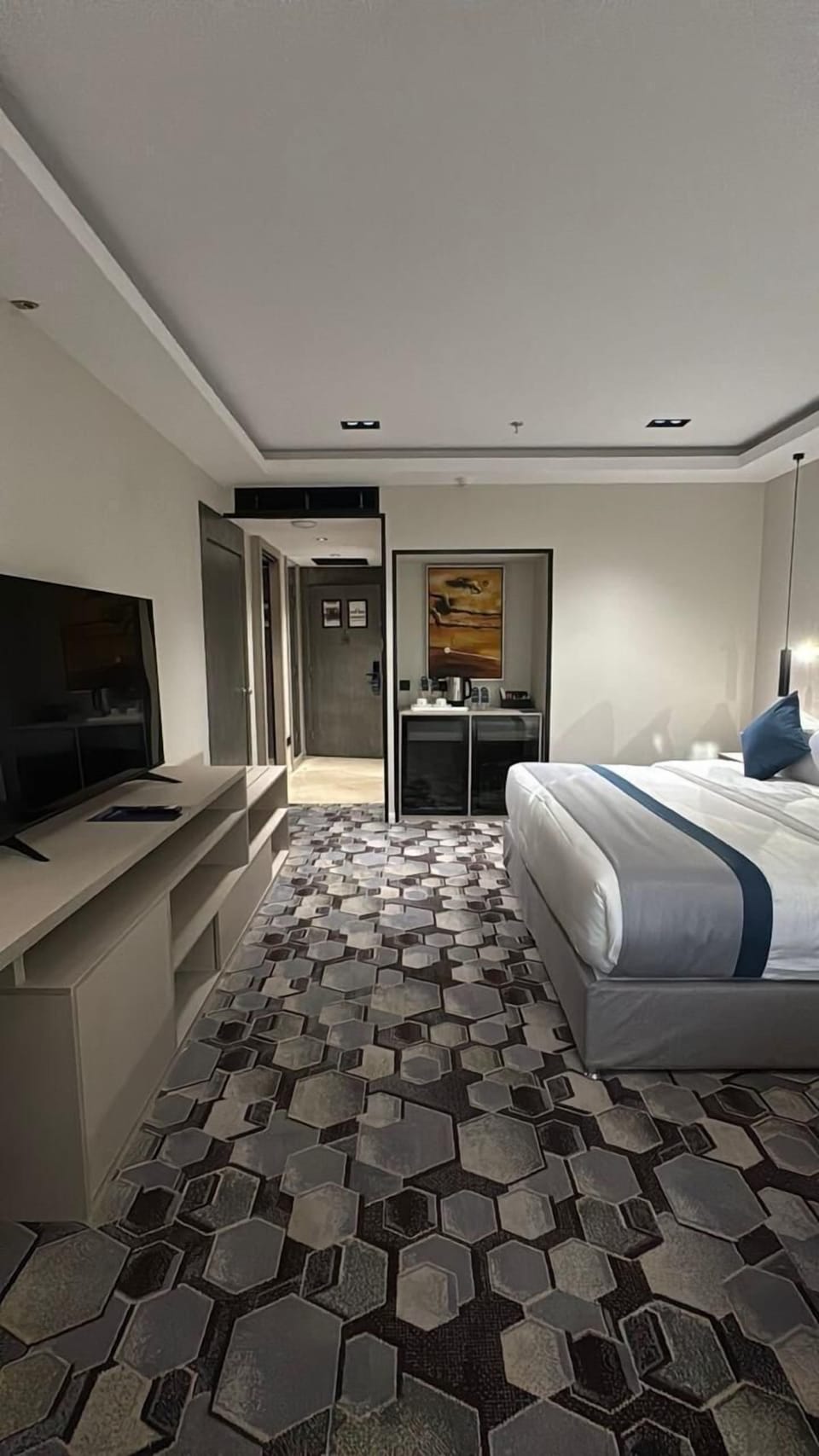 Superior King Room | Minibar, in-room safe, individually furnished, desk