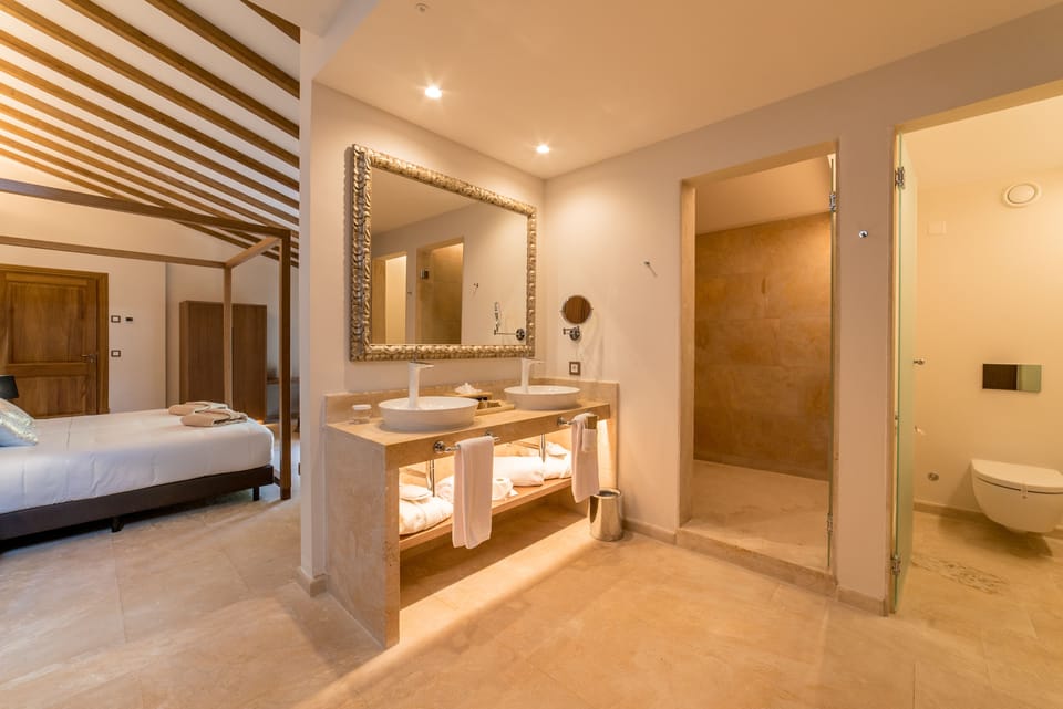 Royal Suite, Terrace | Minibar, in-room safe, desk, soundproofing