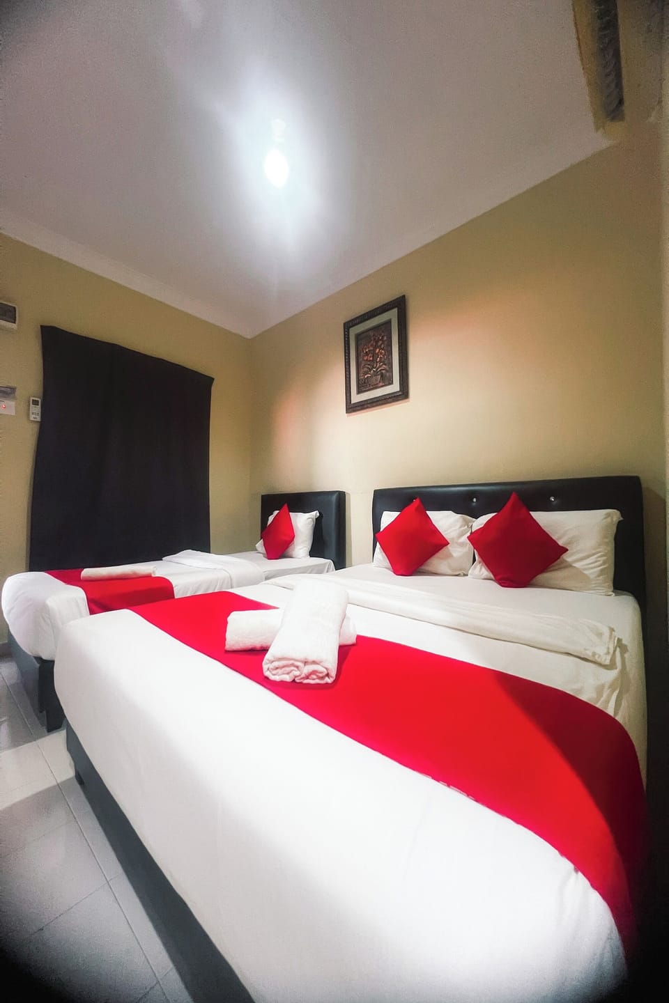 Superior Suite | Desk, iron/ironing board, free WiFi, bed sheets