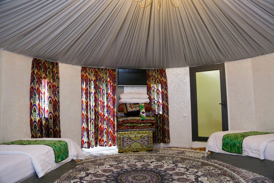 Deluxe Bungalow | Pillowtop beds, minibar, in-room safe, blackout drapes