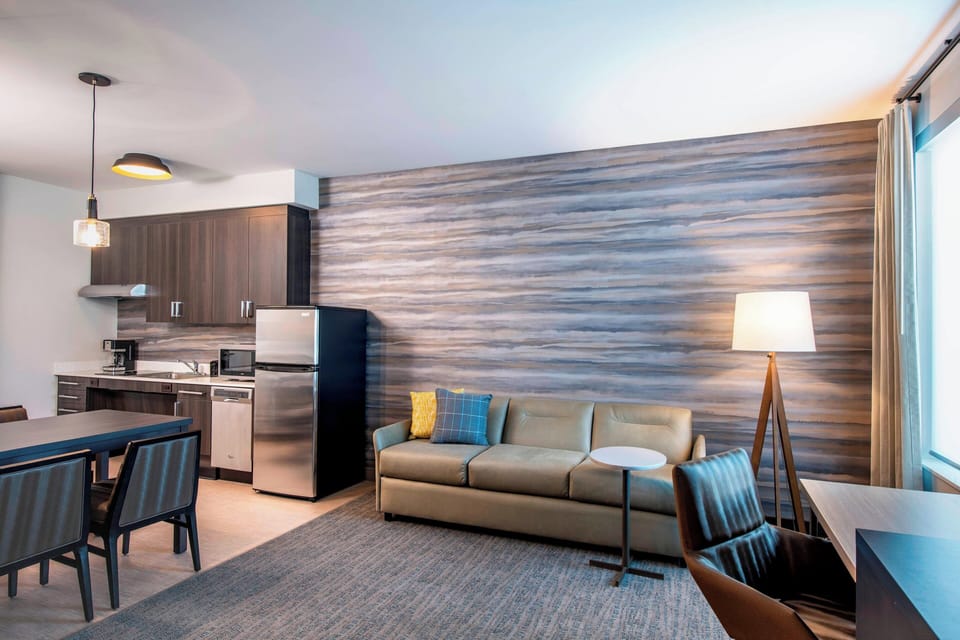 Standard Studio, Multiple Beds | Living area | 47-inch LED TV with cable channels, TV, Netflix