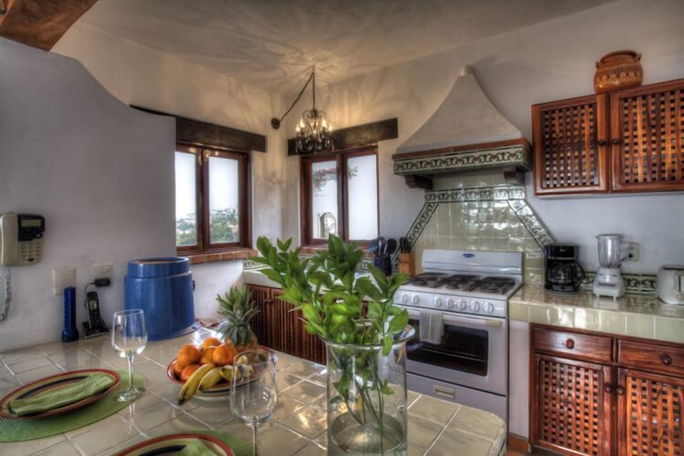 Condo - Image 10