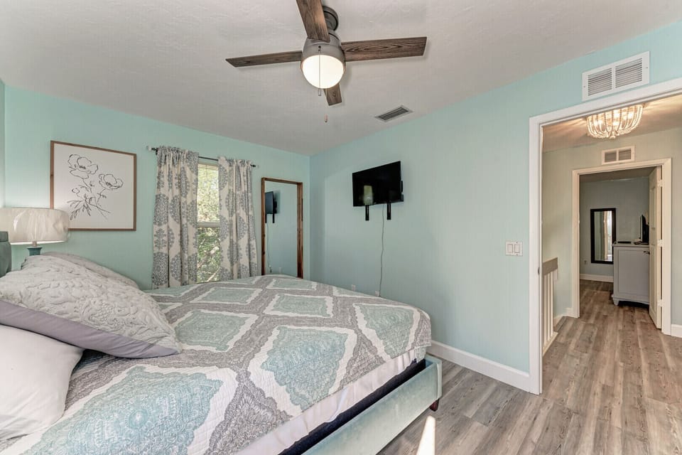 Island Serenity master bedroom & hallway to master bathroom