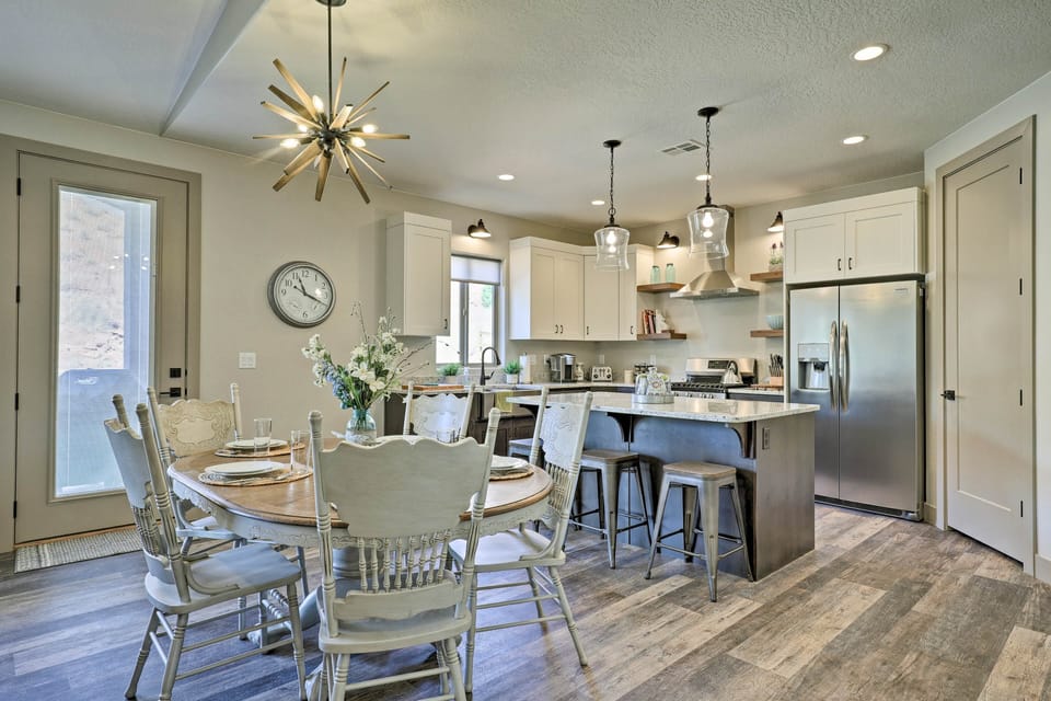 Dining Area | Dishware & Flatware