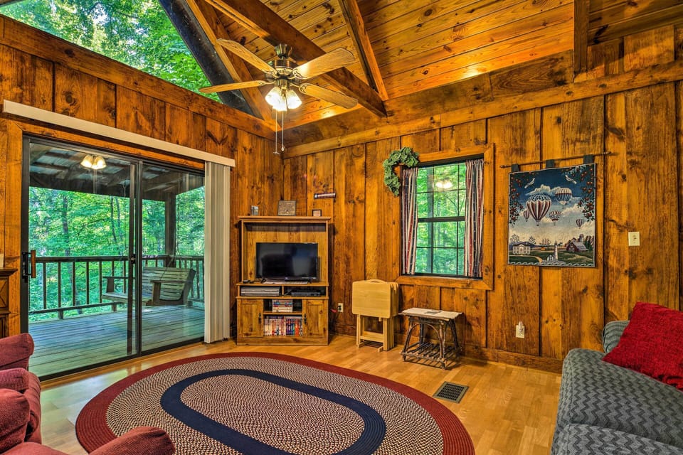 Living Room | Free WiFi | Central A/C & Heating | 1st Floor