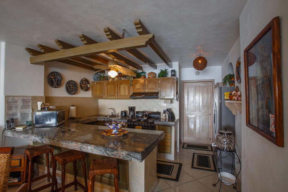 Condo - Image 8
