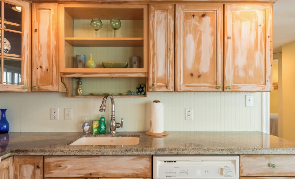 Kitchen with dishwasher