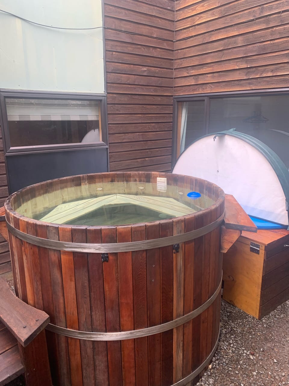 Outdoor spa tub