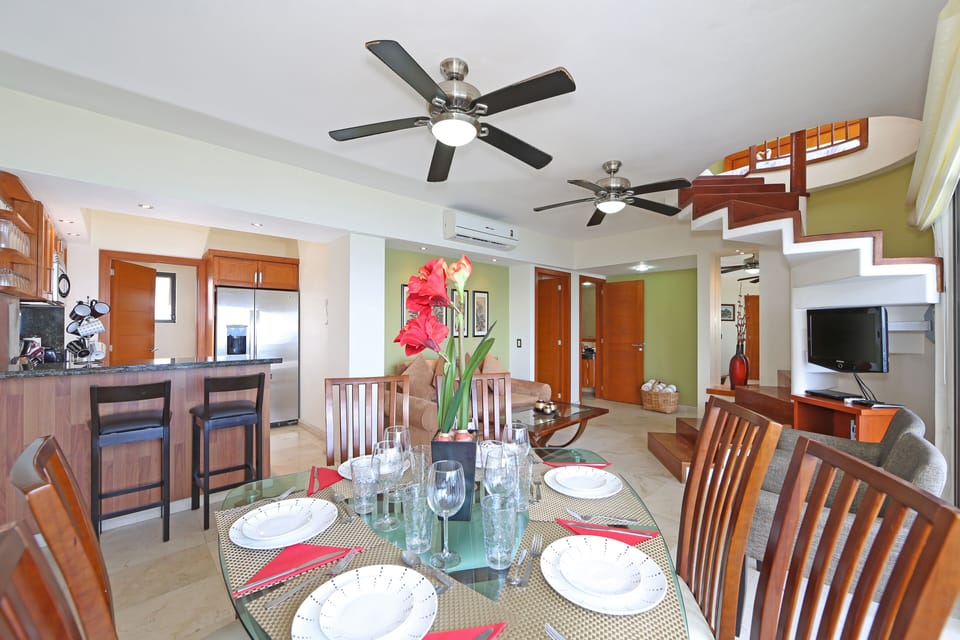 Main Floor Dining Area