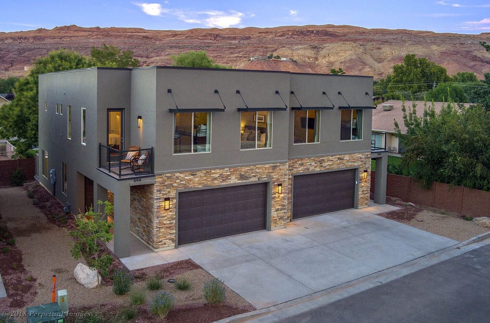 Entrada #590 & #594 - Luxury Townhouse - located in the heart of Moab!